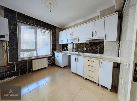 Ataparkta Yapılı Masrafsız 4+1 Ebeveyn Banyolu Satılık Daire