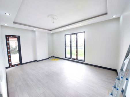 Satılık 2+190m2 Arakat