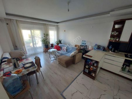 Seferihisar İzmir Cad. Üzerinde Satılık 2+1 Daire !!!