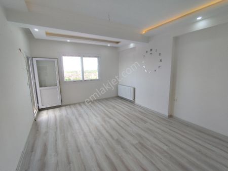 Sarıçam Belediyesi Yakınında Satılık İskanlı 3+1