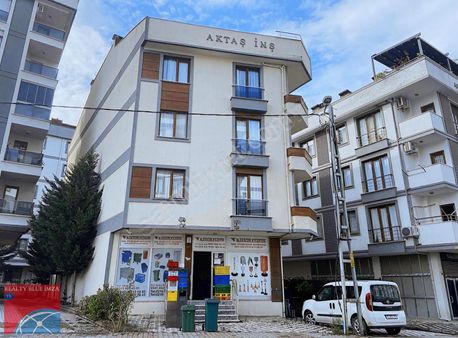 Sultanbeyli Adil Mah. Cadde Üstü Ön Cephe İskanlı 2+1 Daire