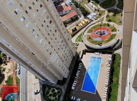 Ataşehir Atapark Konutları Yüksek Katta Satılık 2,5+1 Daire