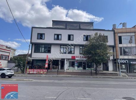Ümraniye Necip Fazıl Mahallesi'nde Kiralık İş Yeri Merkezi Konum