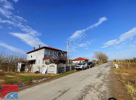 Sakarya Arifiye 3 Adet Daire Ve 2 Dönüm Arsa , Yola Cephe