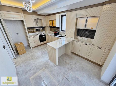 Başkent Gayrimenkul'den Ada Mutfaklı Merkez'de 4+1 Ultra Lüks Ev