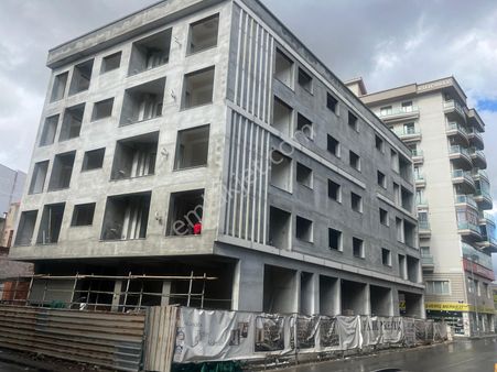 İzmir Karşıyaka 'da Cadde Üzeri Satılık 2+1 Lüks Daire