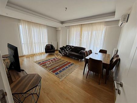 Avc Emlak'tan Göl Plus Sitesi'nde 3+1 Eşyalı Kiralık Daire