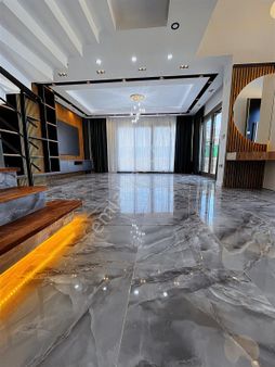 Jasse'den Kaynaklar Merkezde Havuzlu Dubleks 4+1 Satılık Villa