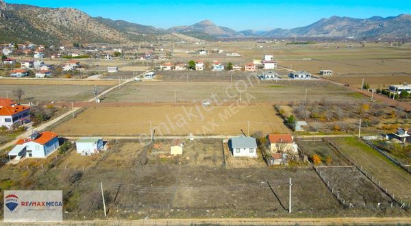 Döşemealtı Bademağacı'nda Konut İmarlı Satılık Müstakil Arsa