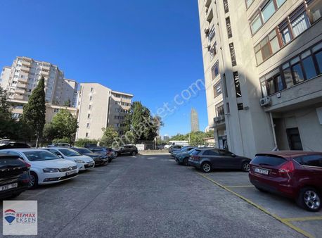 Kozyatağı Stfa Bloklarında Çok Merkezi Giriş Katı 200 M2 Ofis