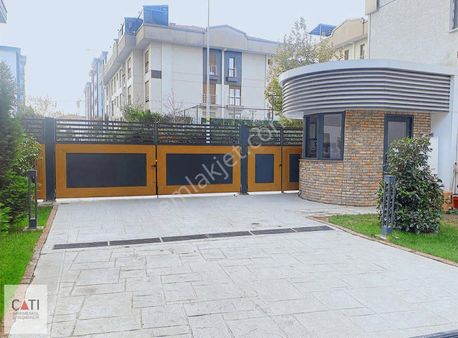 Tuzla Postane Mah. Deniz Manzaralı 3+1 Satılık Daire