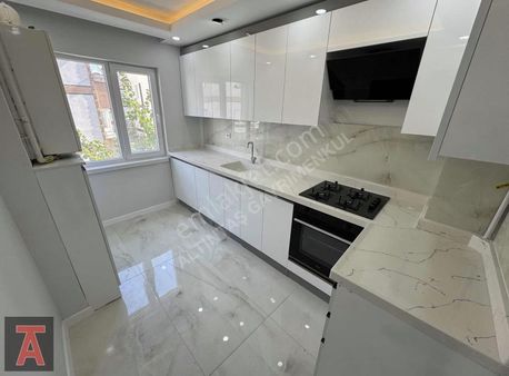 30 Ağustos Mahallesi Ara Kat Lüx Yapılı Cadde Üzeri 3+1