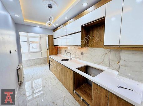 Etimesgut Merkezde Yeni Adliye Yakını Ara Katta Lüx Yapılı 3+1 !