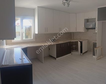 3ev Emlak'tan 100.yıl Da Postane Civarı 3+1 Satılık Daire