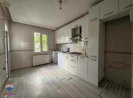 Hakan Büyük"ten Küçük Çiğli Caddeye Yakın Doğalgazlı 3+1 Ara Kat