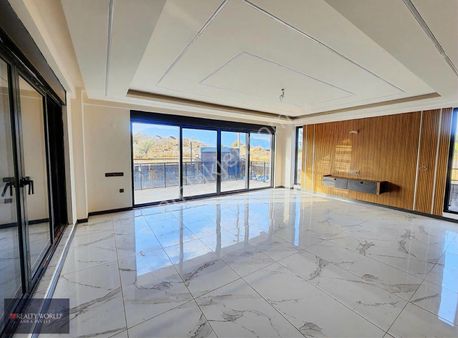 Realty World'den Düzlerçamında 4+1 Lüks Villa