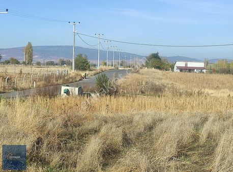 Özpınar,dan Tol Su-elektrik Alınabilir Bahçe Yeri 1700 M2