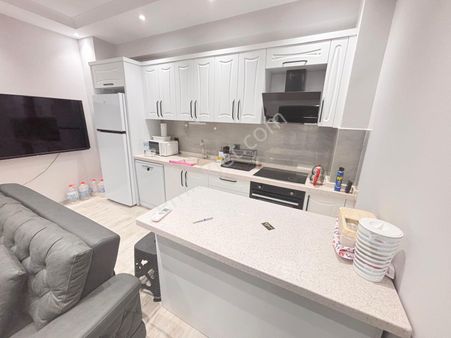 ✔️🟣tek Yetkili Mars'tan Arakat Geniş Cam Balkonlu Şık Tasarımlı 1+1 Daire