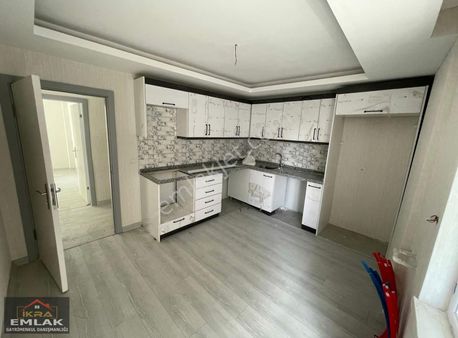 İkra Emlak'dan 3.katta 4+1 Sıfır Daire