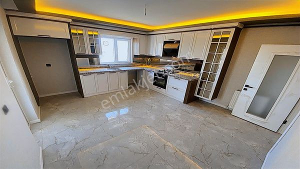 Yenikent Emlak'dan Ultra Lüx Masrafsız Arakat Park Cepheli Daire