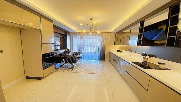 Yenikent Emlak'tan Panoramik Manzaralı En Gösterişli Sitede 3+1