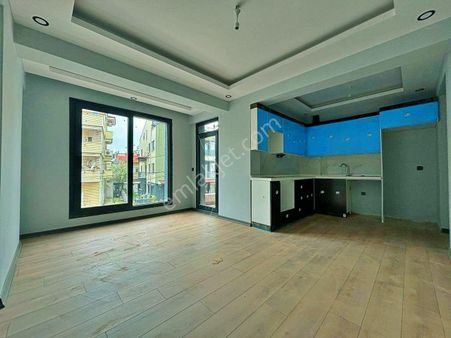 Uytundan Burhaniye Merkez'de Açık Mutfak 2+1 Satılık Daire