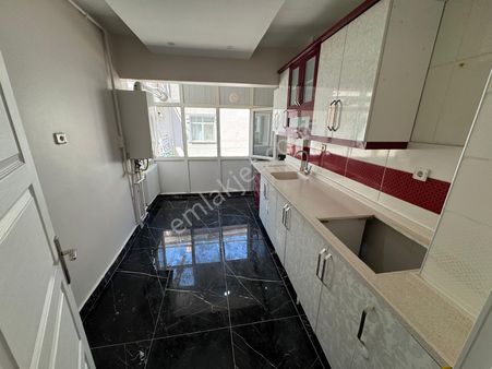 Sincan Atatürk Mahallesi İkinci Ara Katta Full Yapılı Satılık Daire Acil