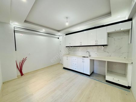 Güven'den Çarşıya Yakın Yüksek Kira Getirili, K.otoparklı 1+1 Ev