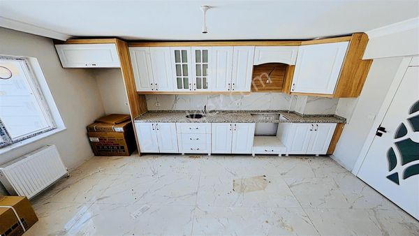 Pazarın Dibinde %80 Kredi İmkanlı 3+1 Masrafsız Teras Balkonlu