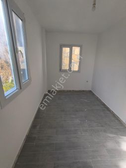 Boğaziçi'nde Müstakil Binada Deniz Manzaralı Bahçe Katı