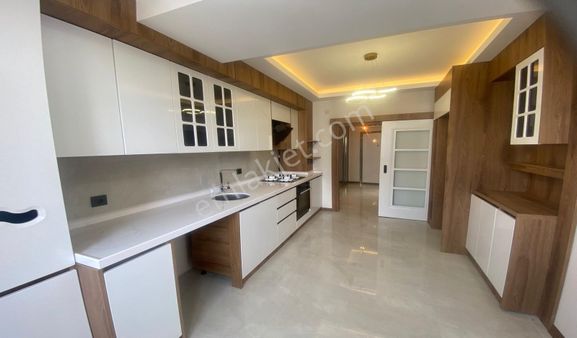 Yenikent Emlak'dan Okullar Bölgesinde 3+1 Ultra Geniş Kullanışlı