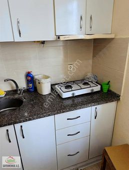 Caddeye Yakın 1. Kat 6 Yaşında Eşyalı Satılık Daire