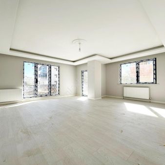 Çekmeköy Yapı Gayrimenkul'den 2+1 Ara Kat !!!