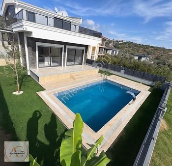 Arya'dan Şık Tasarımlı Dağ Ve Deniz Manzaralı 4+1 Müstakil Villa