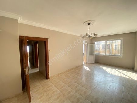 Prestij'den Mesudiye'de Cadde Üzeri Asansörlü Temiz 3+1 Daire