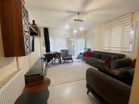 Göztepe Stadı Yakını Doğalgazlı Bakımlı Geniş Bahçeli 2+1