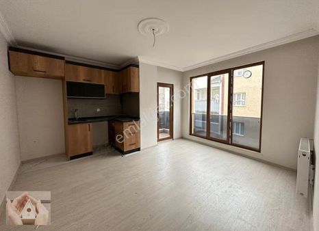 Esen Emlak Aracılığıyla***metro 13dk-yeni Bina-arakat-balkon 2+1
