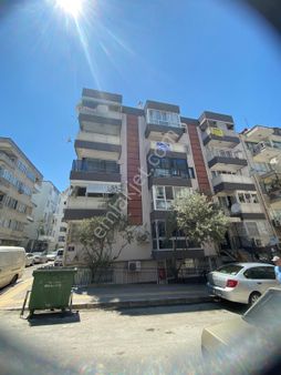 İzmirspor Ana Caddenin Bir Sokak Arkasında Merkezi Fırsat Daire