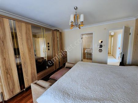 Yemişçi Sitesinde 3+1 Havuzlu Ara Kat Daire