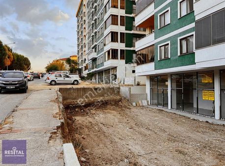 Atabulvarına Yakın Konumda Kiralık Toplam 202 M2 Dükkan