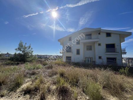 Ilıca'da Satılık 785m2 Deniz Manzaralı Köşe Parsel Arsa