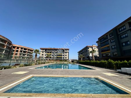 ✨akçay Ay Emlaktan✨ören'de Bahçe Kullanımlı Güvenlikli Yüzme Havuzlu Ultra Lüx Satılık 2+1 Daire