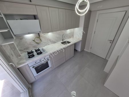 Poyraz Gayrimenkul'den İkizçay'da Satılık Arakat Full Yapılı 3+1 Daire