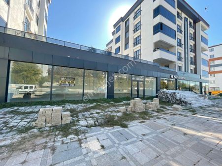 Mevsim Gayrimenkul'den Doğukent İtri Caddesi'nde Kiralık Dükkan