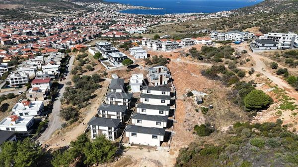 Yeni Foça Mustafa Kemal Atatürkte Fırsat Tripleks Villa