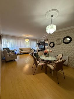 Ticaret Odası Arkası Doğalgazlı Satılık 3+1 Ayrı Mutfaklıyüksek Giriş Kat 150 M2 Daire