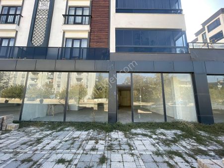 Mevsim Gayrimenkul'den Doğukent İtri Caddesi'nde Kiralık Dükkan