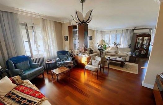 Kemalist Gayrimenkul'den ,küçükyalı Minübüs Yolunda , 4+1 Daire