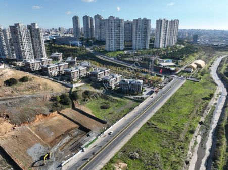 İstanbul Başakşehir Ayazma Konutların Dibinde Satılık Arsa