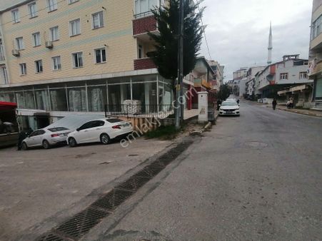 Pendik Esenyalıda Acil Satılık Krediye Uygun 250m2 Ana Cadde Üstü Dükkan